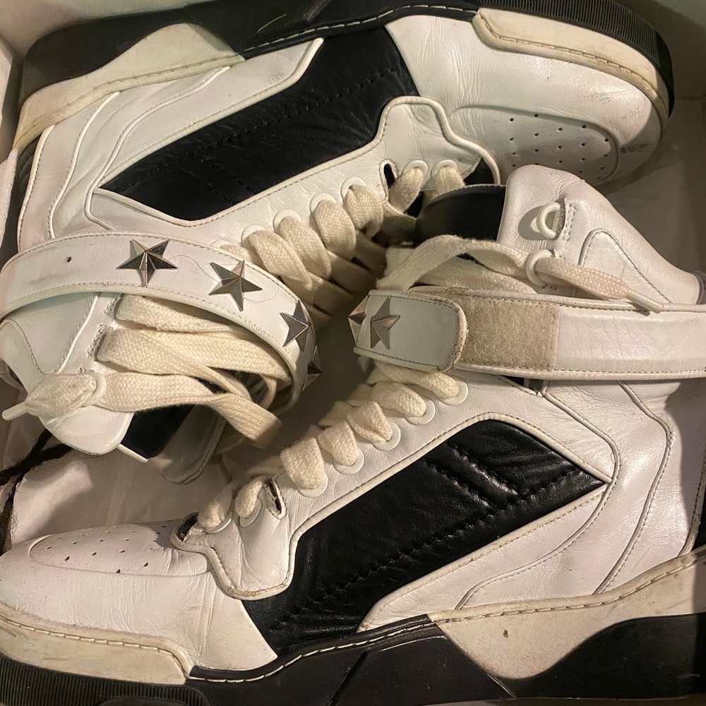 Givenchy sneakers size 45 black and white 100% authentic